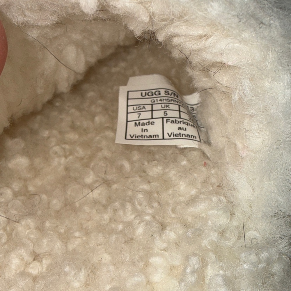 UGG Cream Sherpa Slide Sandals with Logo Strap Like new - Picture 3 of 7